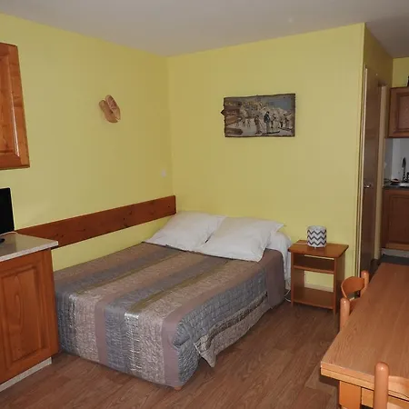 Le Bec De L'aigle Aparthotel Laveissiere