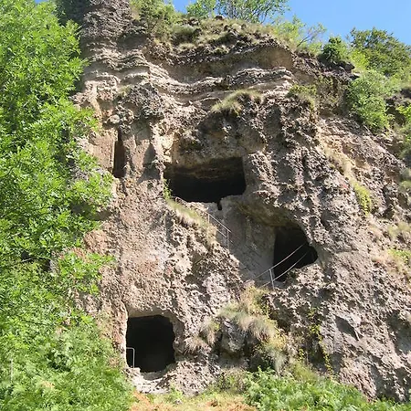 Le Bec De L'aigle Laveissiere