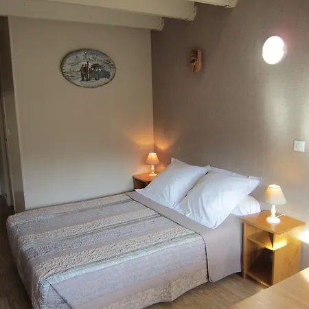 Le Bec De L'aigle Aparthotel Laveissiere